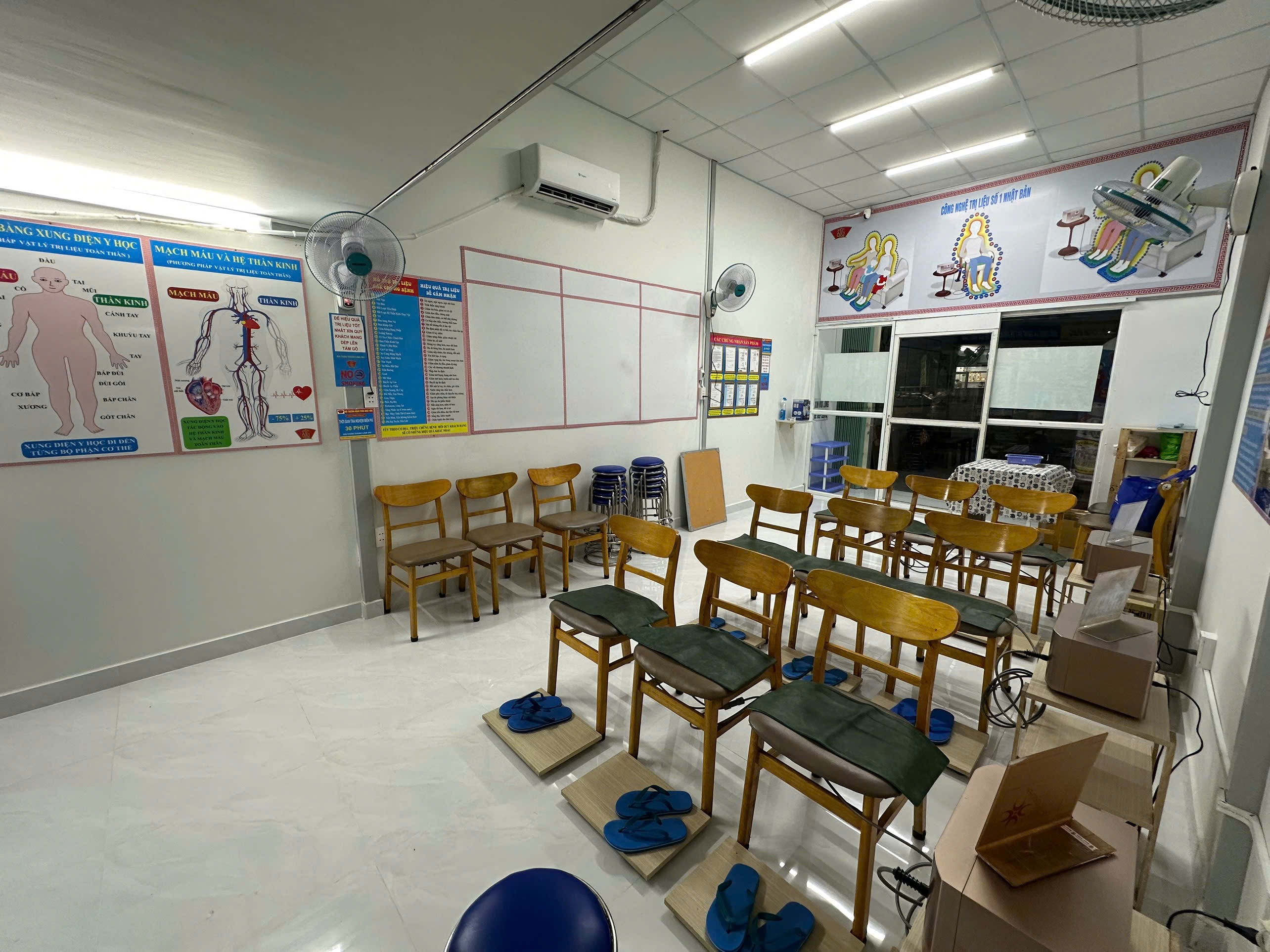 Khu vực trưng bày thiết bị